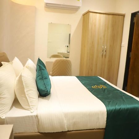 Hotel Cosmos Green Индор Екстериор снимка