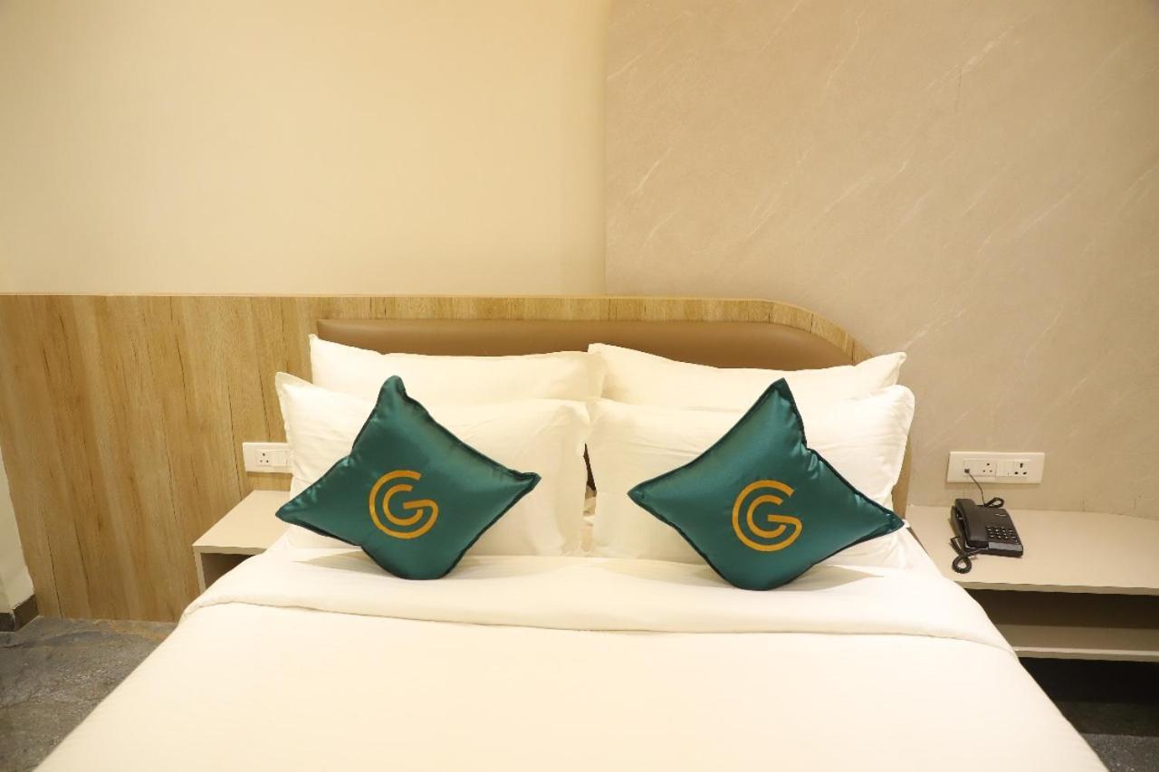 Hotel Cosmos Green Индор Екстериор снимка