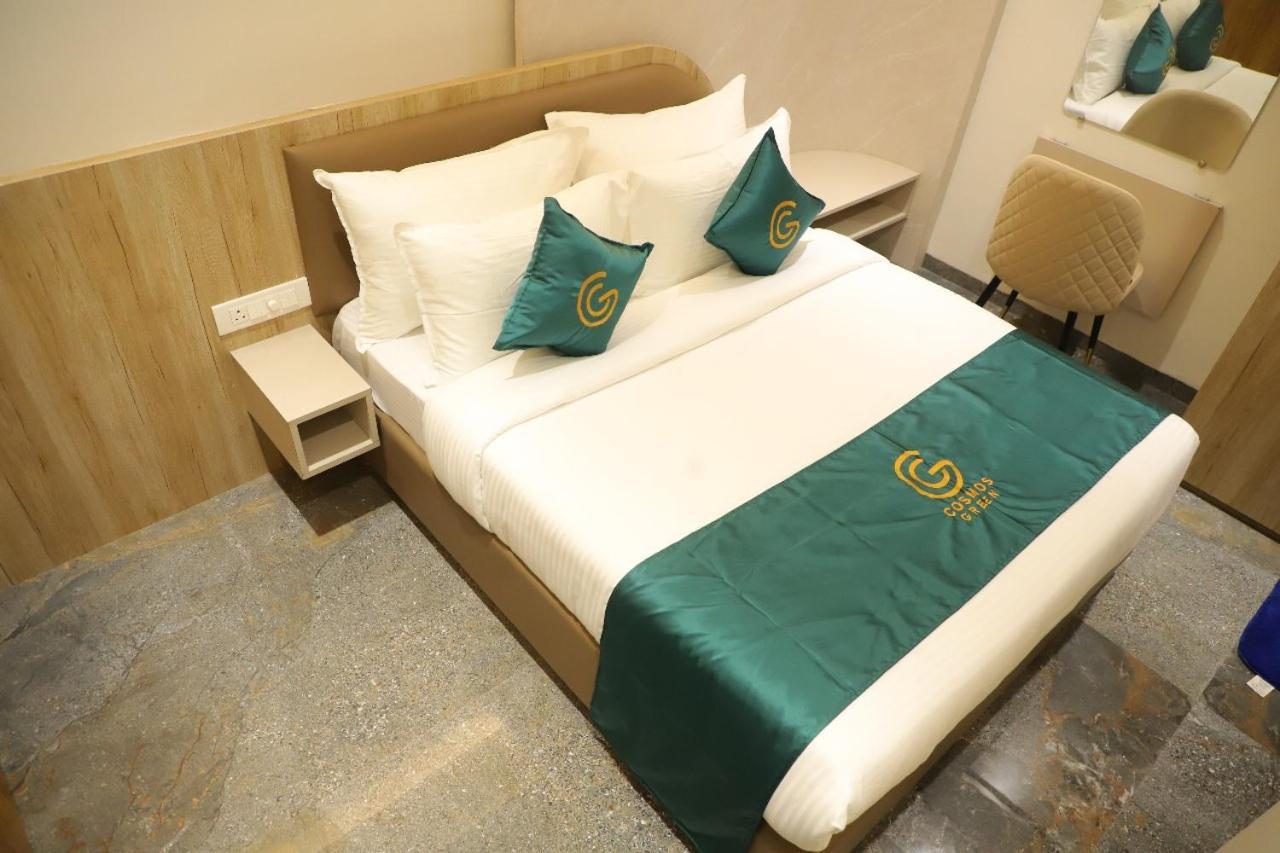 Hotel Cosmos Green Индор Екстериор снимка